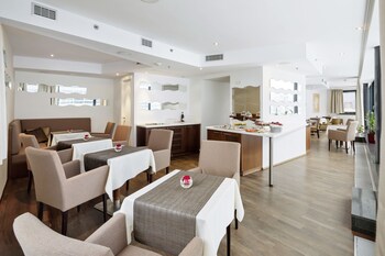 Executive Lounge