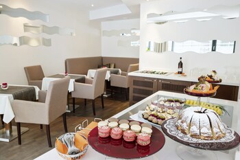 Executive Lounge