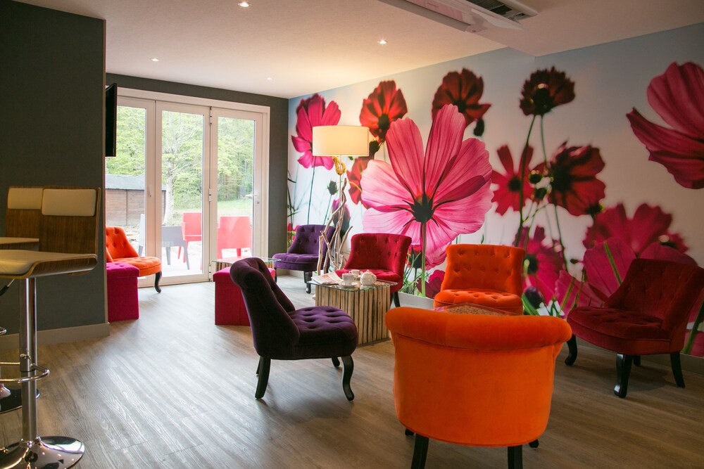 Hotel Lounge