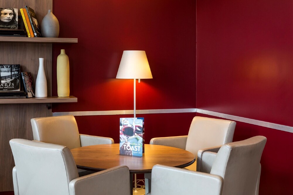 Hotel Bar