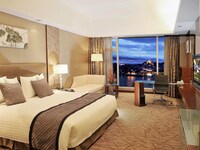 Executive Room, 1 King Bed, Sea View