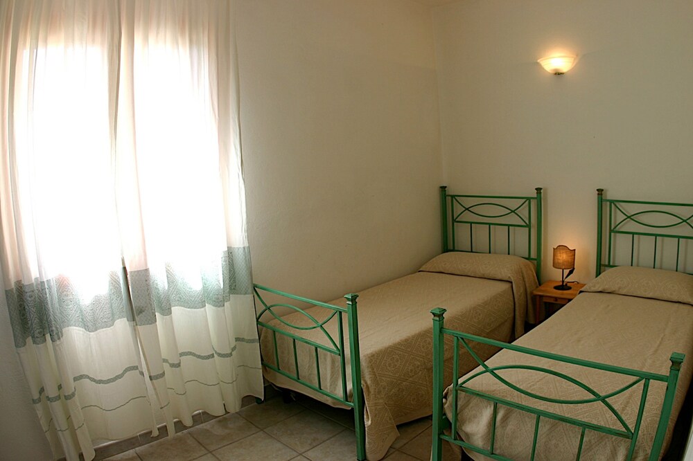 Apartment, 2 Bedrooms - Guestroom
