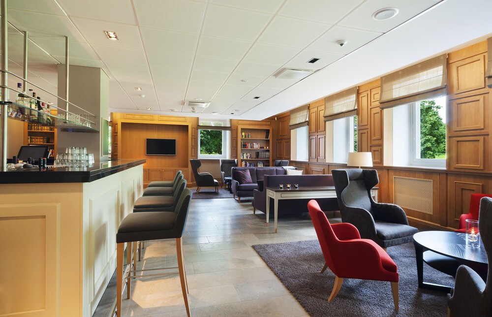 Hotel Lounge