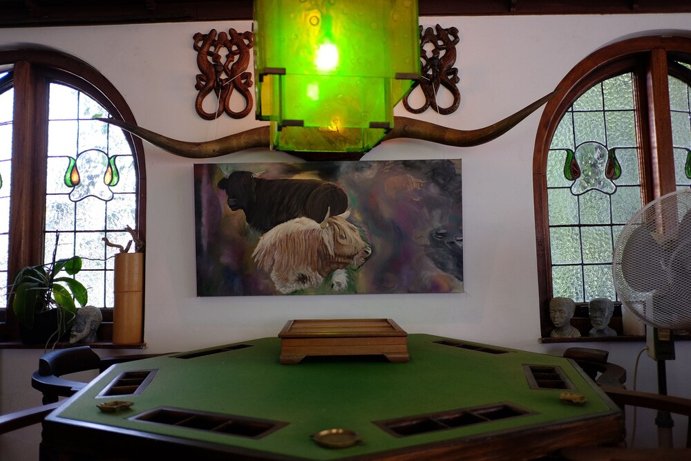 Hotel Bar