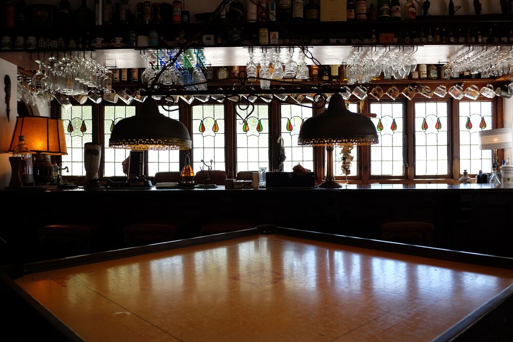 Hotel Bar