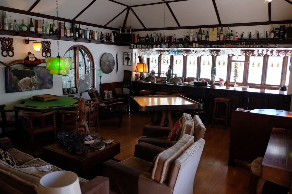 Hotel Bar