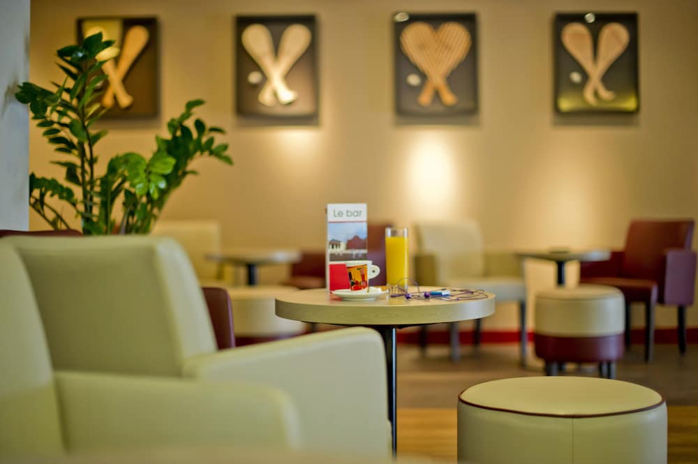 Hotel Lounge