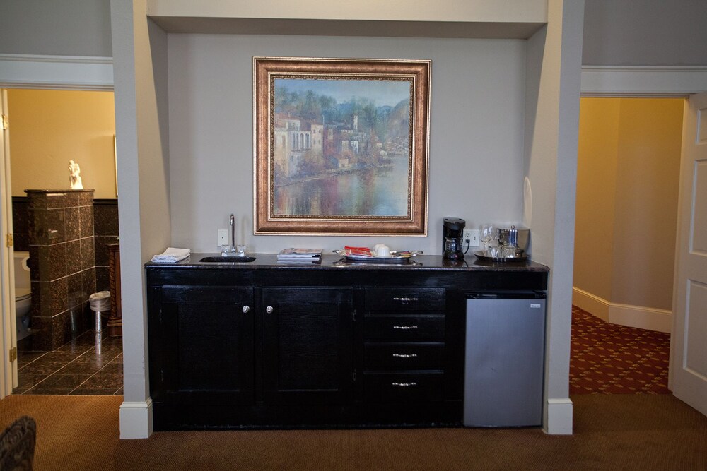 Mini-Refrigerator