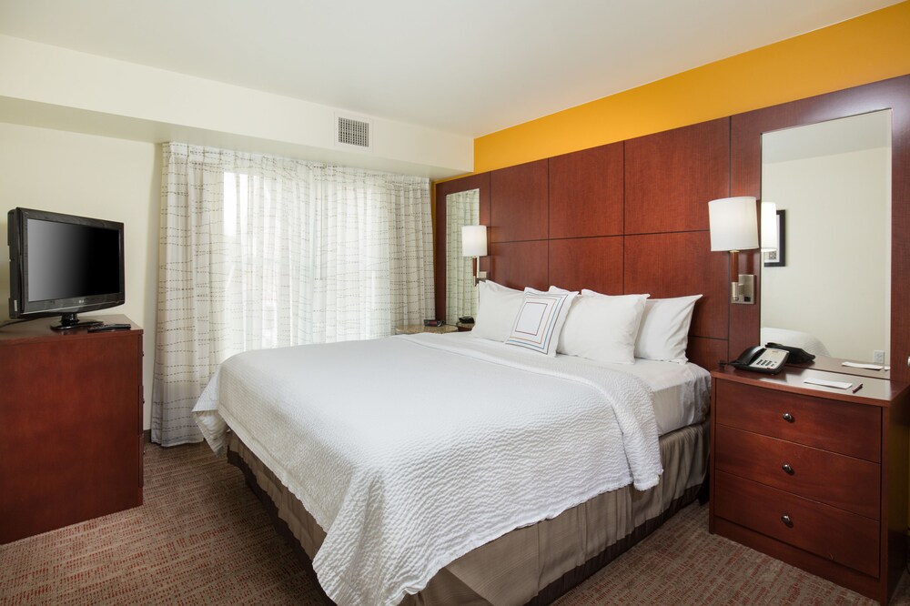 Room, 1 King Bed - Guestroom