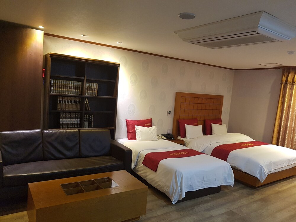 Guestroom