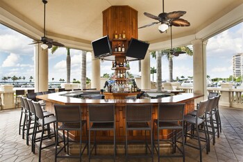 Hotel Bar