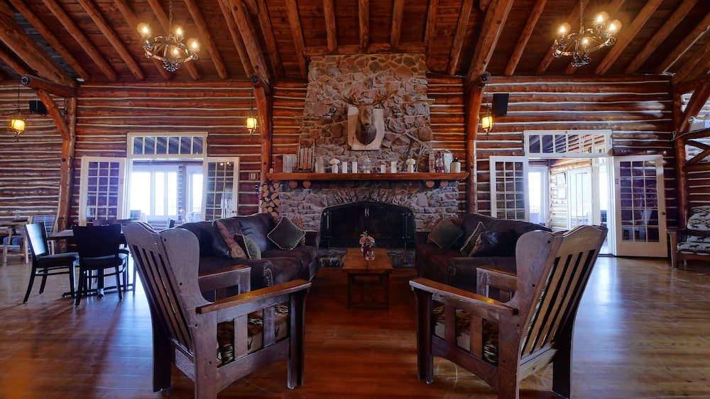 Hotel Lounge
