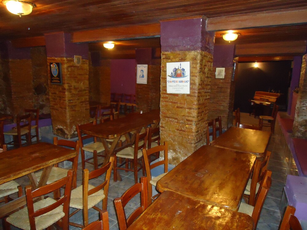 Hotel Bar