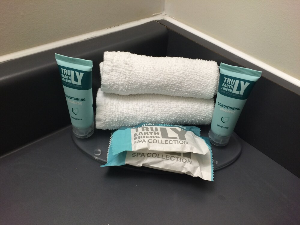 Suite, 2 Bedrooms - Bathroom Amenities