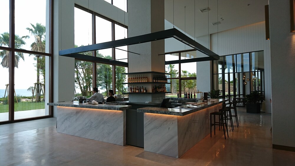 Hotel Bar