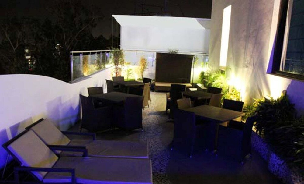 Sundeck