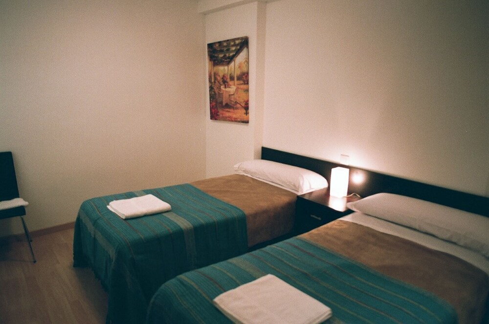 Apartment, 2 Bedrooms (6 people) - Guestroom