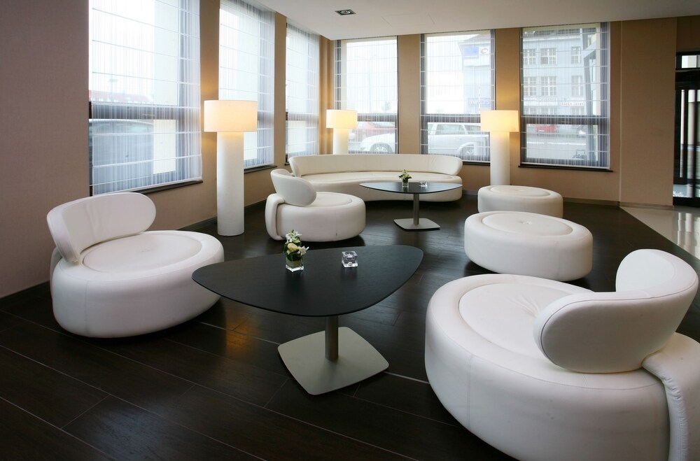 Hotel Lounge