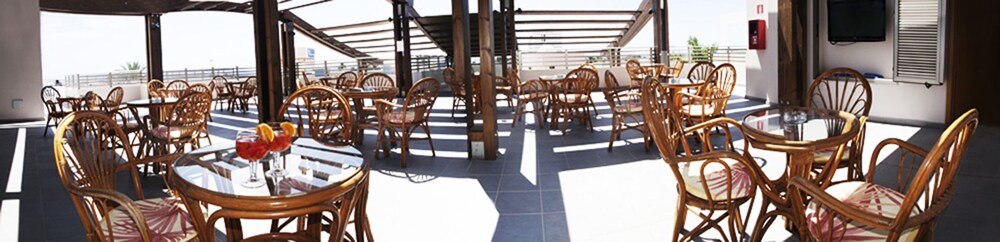 Hotel Bar