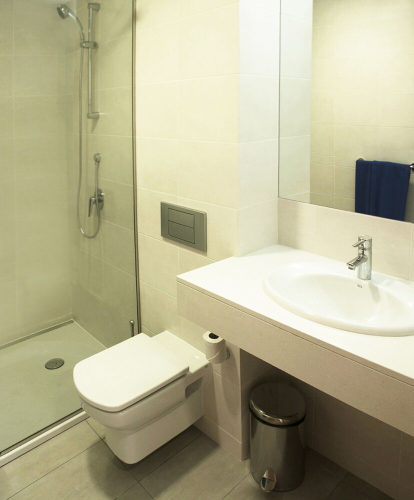 Premium Apartment, Sea View - Bathroom