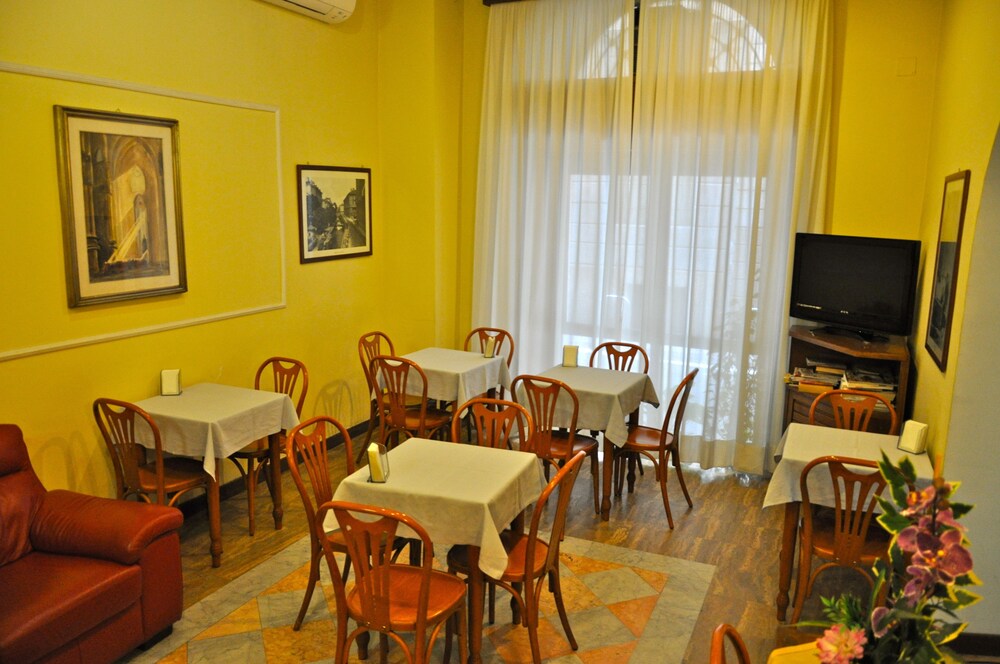 Hotel Lounge