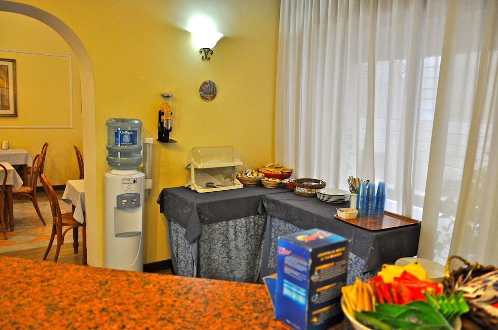 Hotel Lounge