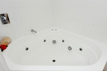 Jetted Tub