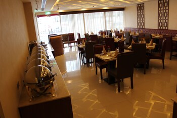 Food Court