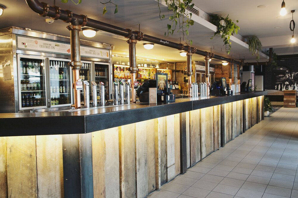 Hotel Bar