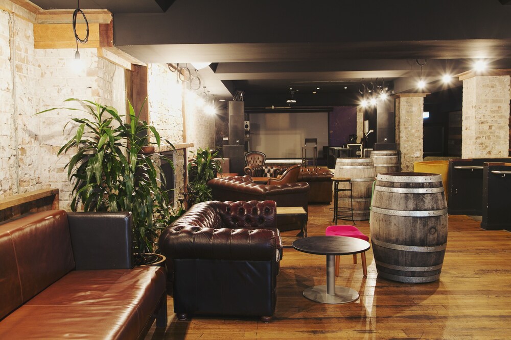 Hotel Lounge