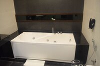 Club Exotica Suite
