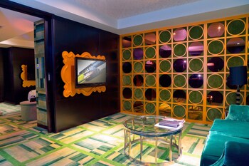 Hotel Lounge