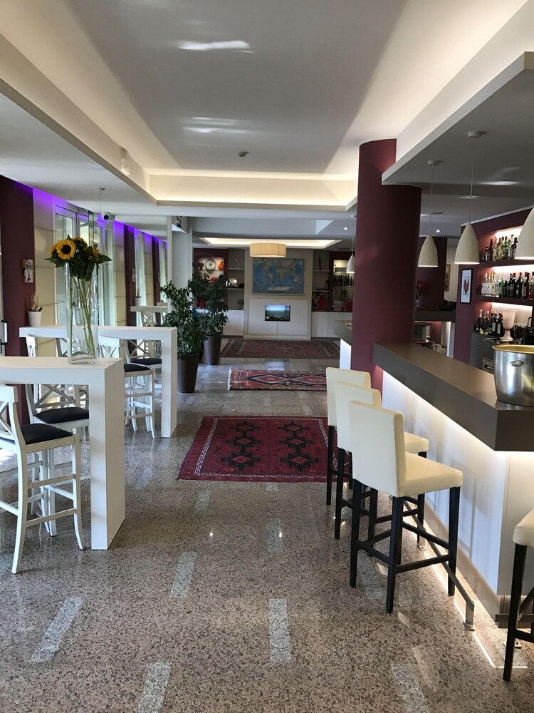 Hotel Bar