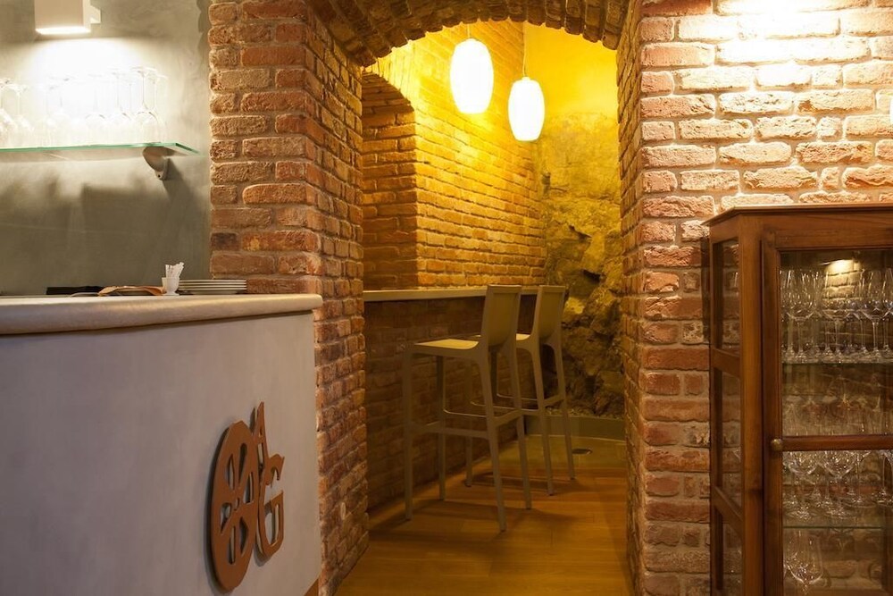 Hotel Bar