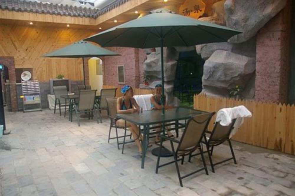 Poolside Bar