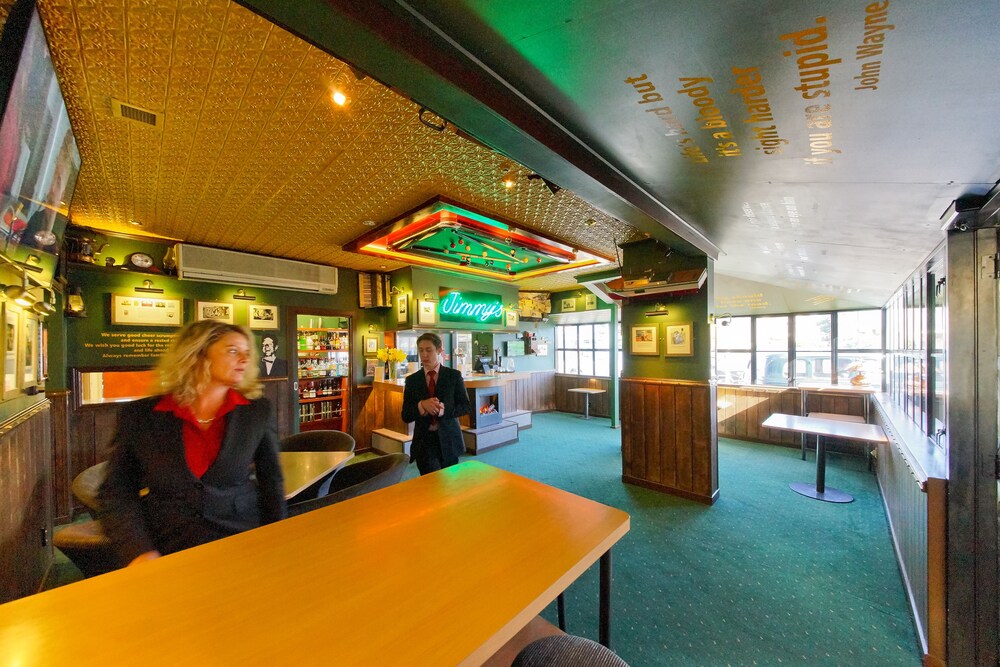 Hotel Bar