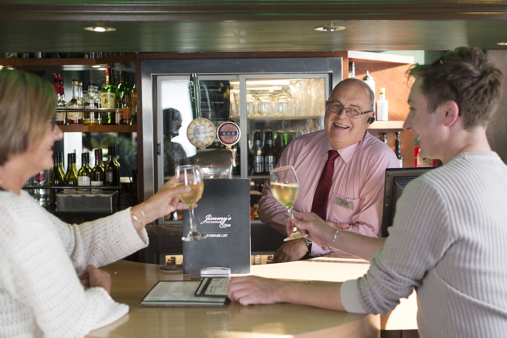 Hotel Bar