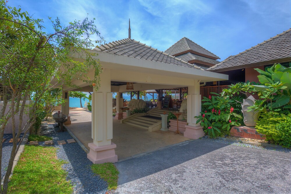 Outdoor Banquet Area