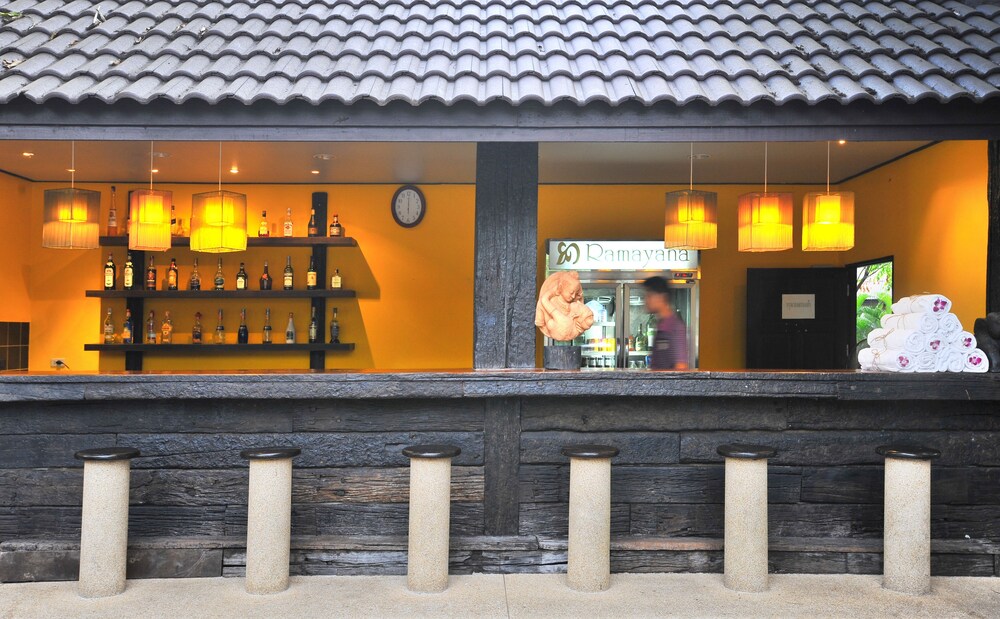 Poolside Bar