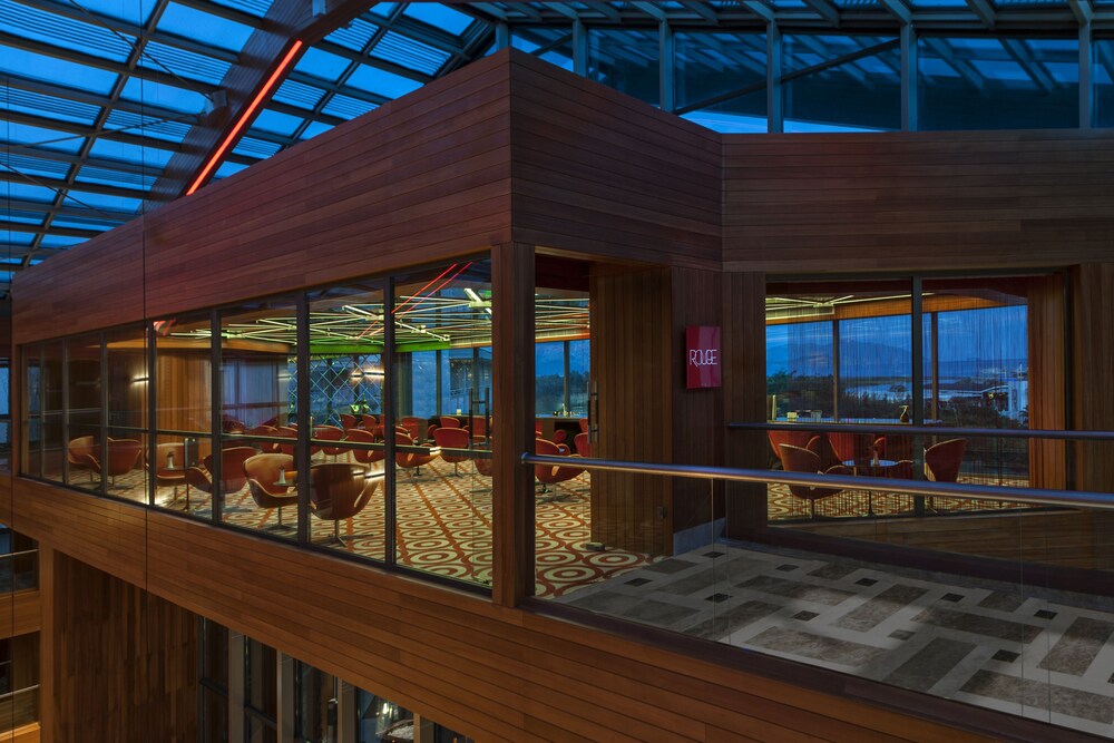 Hotel Bar