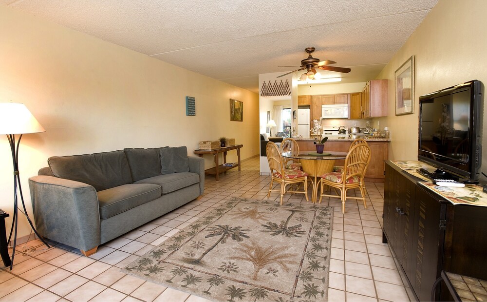 1 Bedroom, Non Smoking - Living Area