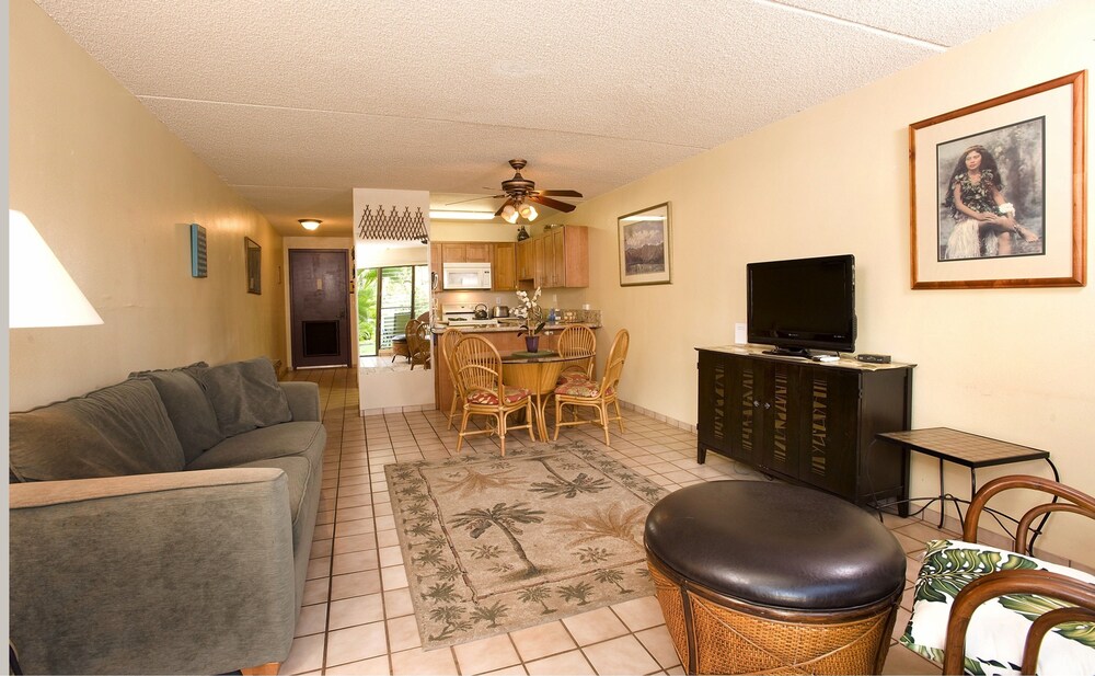 1 Bedroom, Non Smoking - Living Area