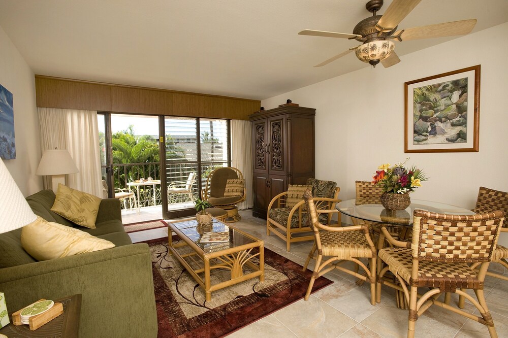 2 Bedroom, Non Smoking - Living Room