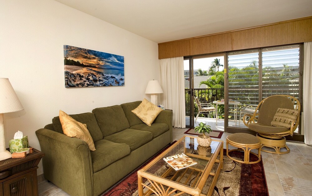2 Bedroom, Non Smoking - Living Room