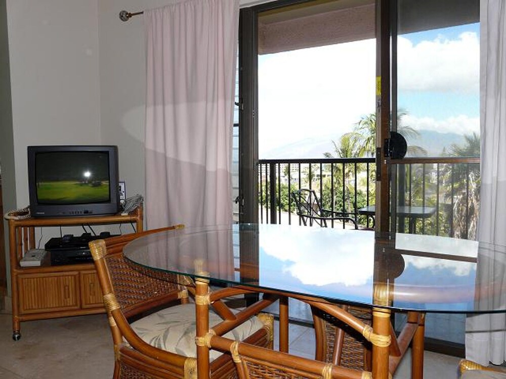 Studio, Non Smoking - In-Room Dining