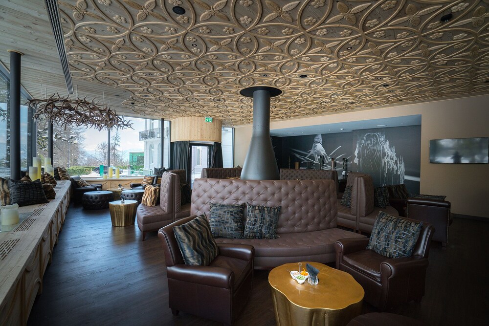 Hotel Bar