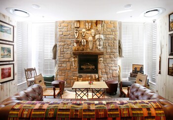 Hotel Bar
