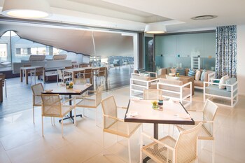 Poolside Bar