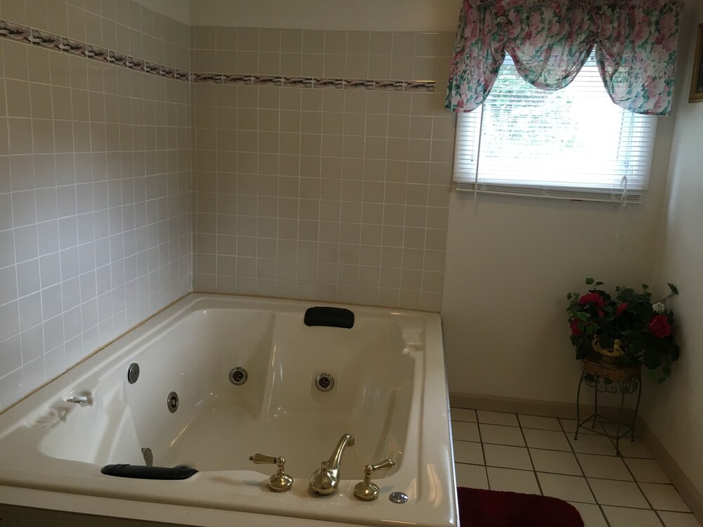 Jetted Tub