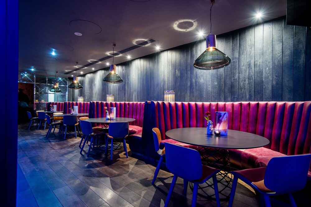 Hotel Bar